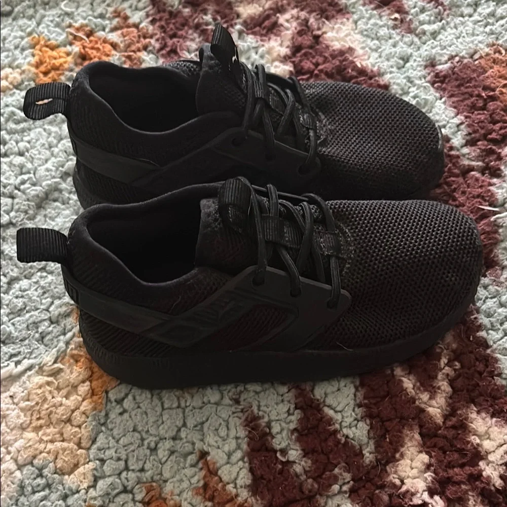 Puma Kids All-Black Knit pull on Sneakers - Picture 1 of 4